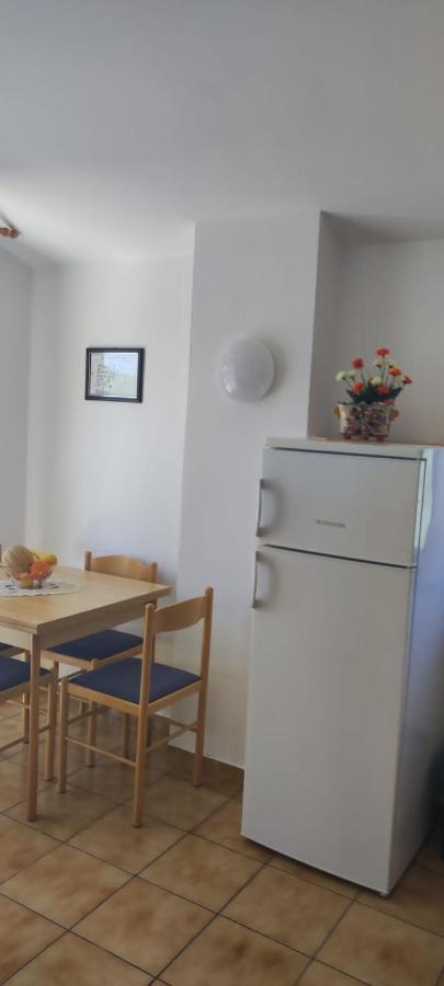 Villa Kadinela, 200M From Kamenjak, Huge Quiet Garden With Barbecue, 2 New Kitchens Премантура Экстерьер фото
